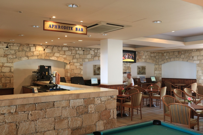 Imagen del bar/restaurante del Hotel Kapetanios Aqua Resort. Foto 3