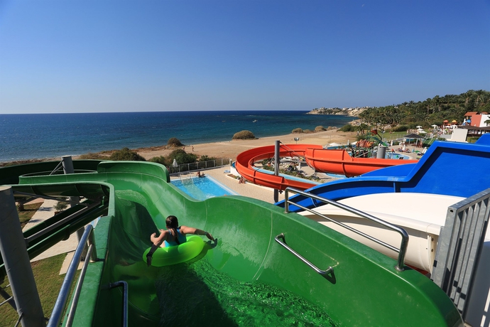 Imagen de la piscina del Hotel Kapetanios Aqua Resort. Foto 14