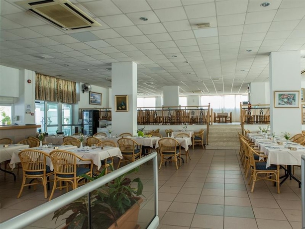 Imagen general del Hotel Kapetanios Bay. Foto 7