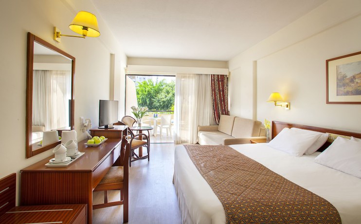 Imagen de la habitación del Hotel Kapetanios Odysseia. Foto 5