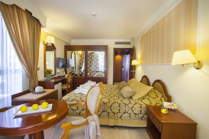 Imagen de la habitación del Hotel Kapetanios Odysseia. Foto 7