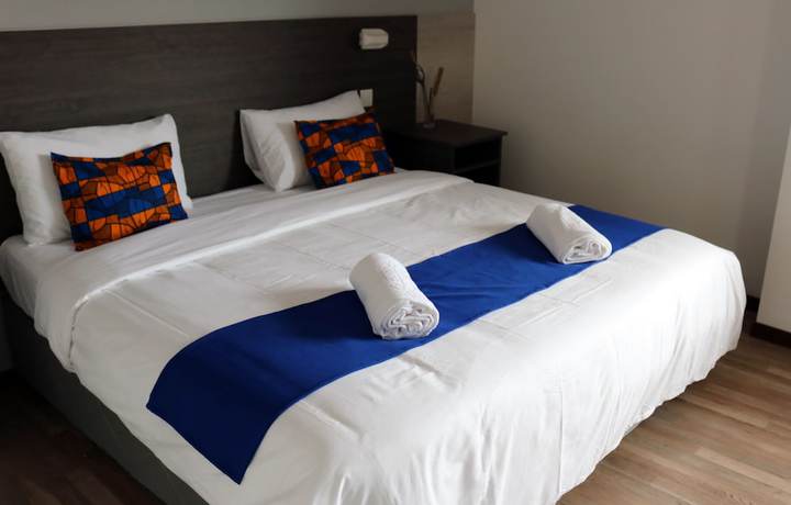 Imagen de la habitación del Hotel Kapital. Foto 4