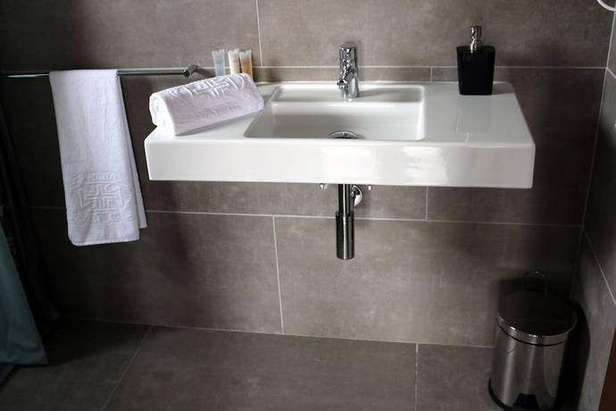 Imagen de la habitación del Hotel Kapital. Foto 6