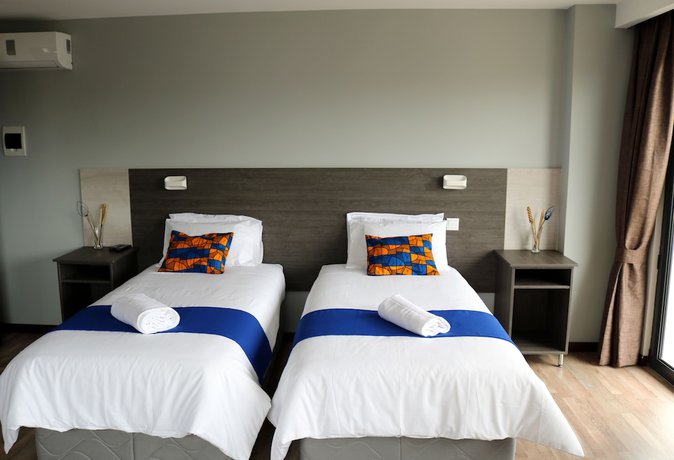 Imagen de la habitación del Hotel Kapital. Foto 7