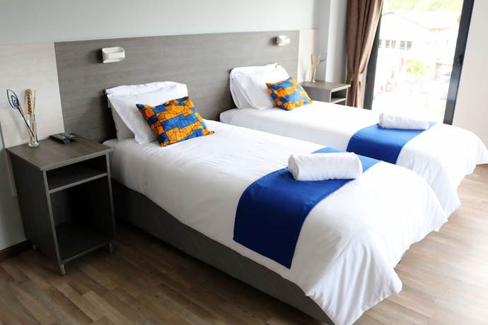 Imagen de la habitación del Hotel Kapital. Foto 9