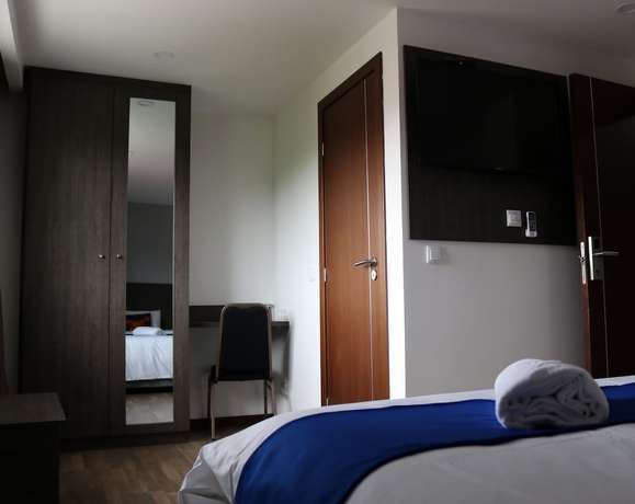 Imagen de la habitación del Hotel Kapital. Foto 12