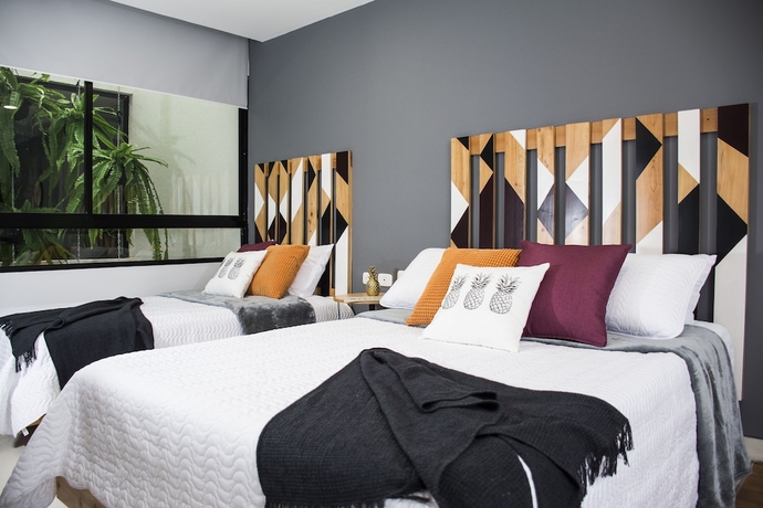 Imagen de la habitación del Hotel Kapital Suites. Foto 2