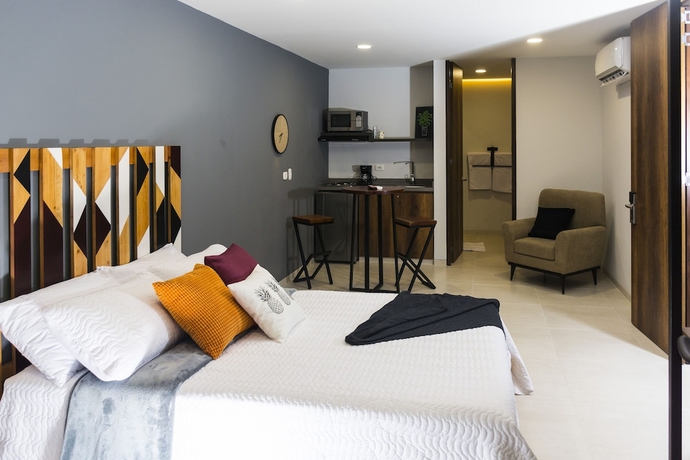Imagen de la habitación del Hotel Kapital Suites. Foto 3