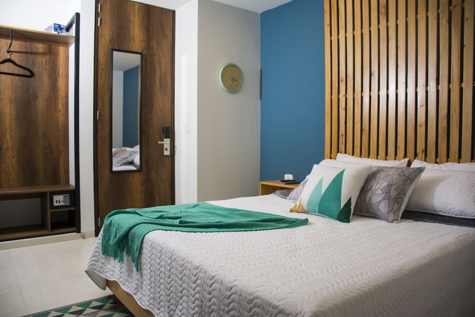 Imagen de la habitación del Hotel Kapital Suites. Foto 11