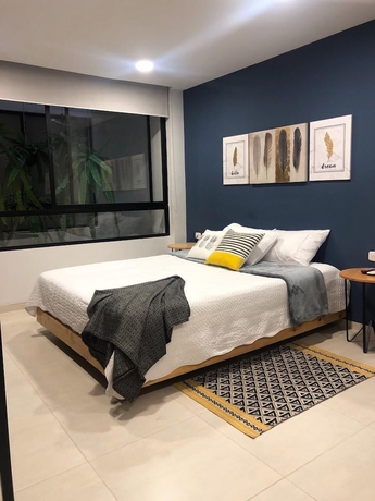 Imagen de la habitación del Hotel Kapital Suites. Foto 17