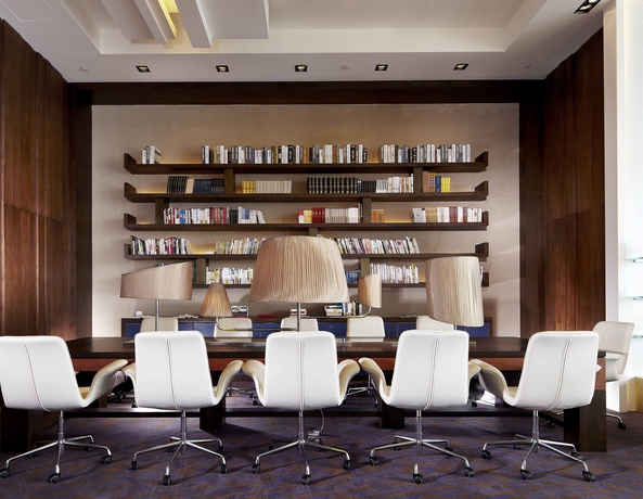 Imagen de los interiores del Hotel Kapok Shenzhen Bay. Foto 3