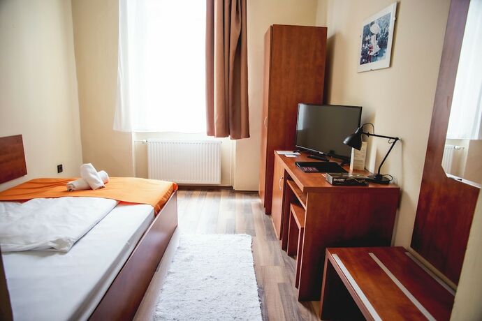 Imagen de la habitación del Hotel Kapos. Foto 17