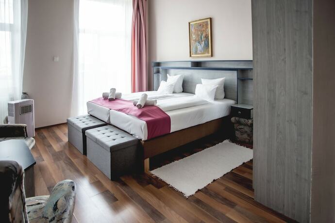 Imagen de la habitación del Hotel Kapos. Foto 18