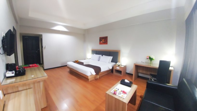 Imagen de la habitación del Hotel Kapuas Palace Pontianak. Foto 11