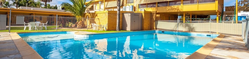 Imagen de la piscina del Hotel Kar Rama Motor Inn. Foto 17