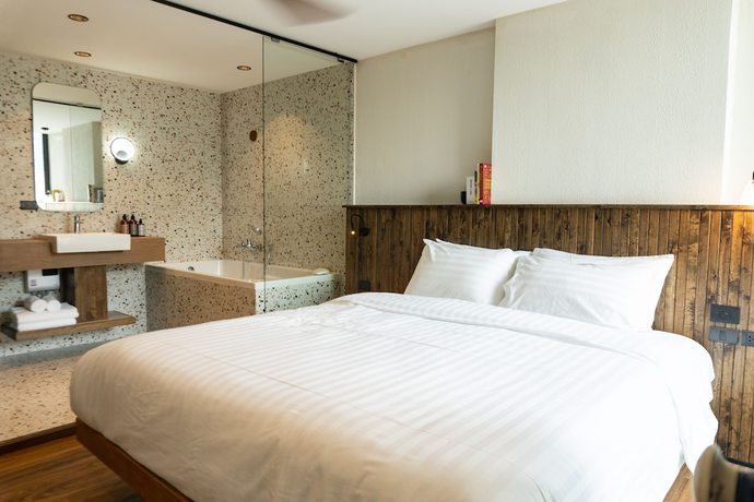 Imagen de la habitación del Hotel Karaarom. Foto 18