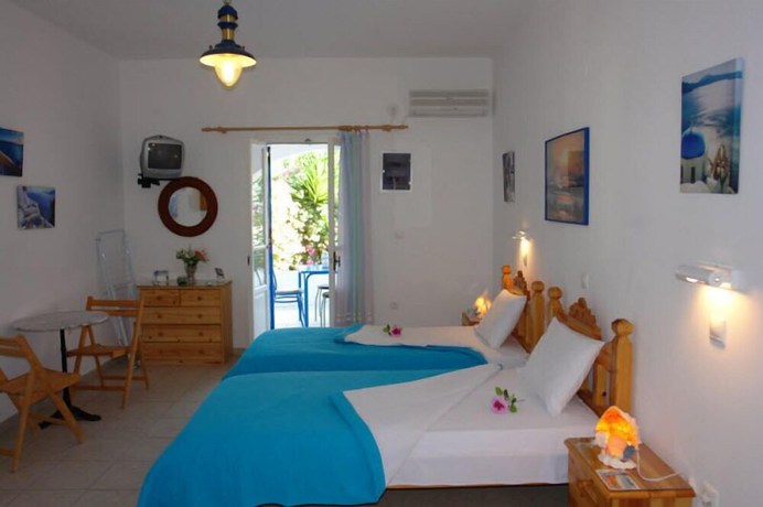 Imagen de la habitación del Hotel Karabo. Foto 10