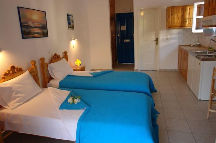 Imagen de la habitación del Hotel Karabo. Foto 15