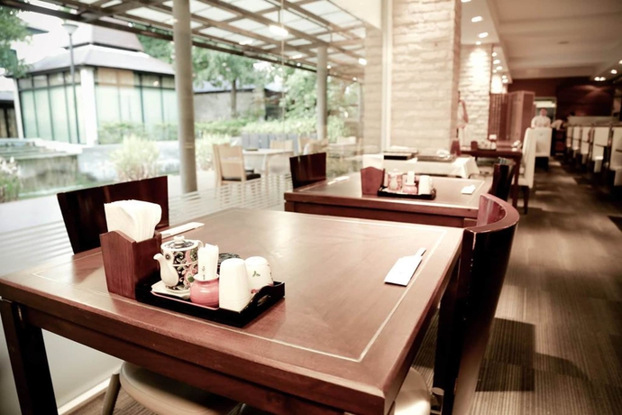 Imagen del bar/restaurante del Hotel Karabuning Resort and Residence. Foto 4
