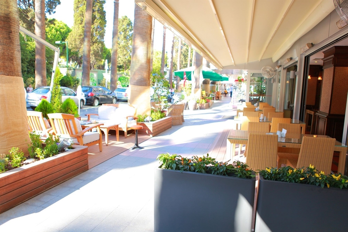 Imagen de los exteriores del Hotel Karaca Otel. Foto 11