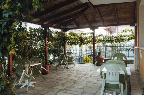 Imagen de la habitación del Hotel Karagiannis. Foto 8