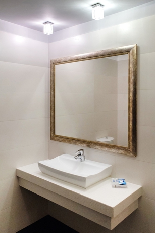 Imagen de la habitación del Hotel Karalis City. Foto 4