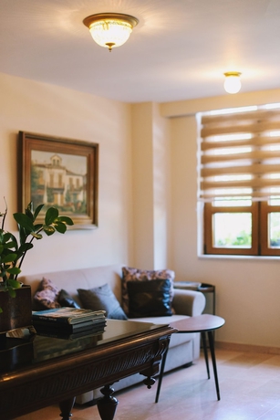 Imagen de los interiores del Hotel Karalis City. Foto 18