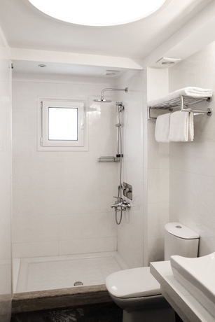 Imagen de la habitación del Hotel Karalis City. Foto 15