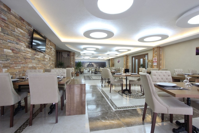 Imagen del bar/restaurante del Hotel Karaman Kent Otel. Foto 3