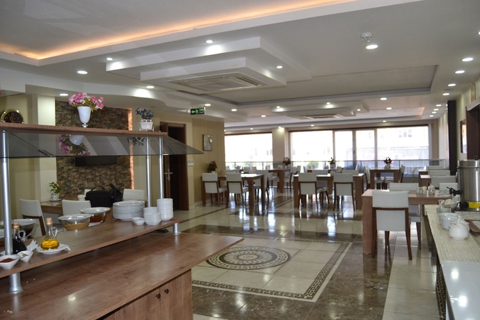 Imagen del bar/restaurante del Hotel Karaman Kent Otel. Foto 5