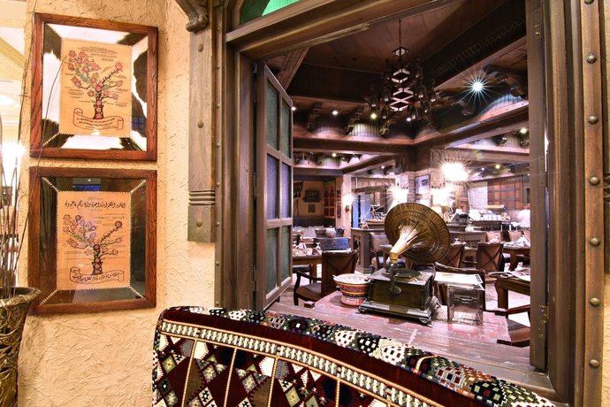 Imagen de los interiores del Hotel Karan. Foto 9