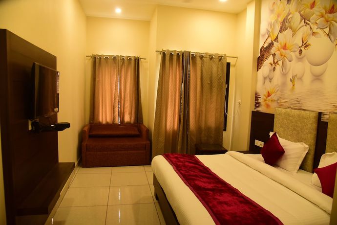 Imagen de la habitación del Hotel Karan Residency. Foto 2