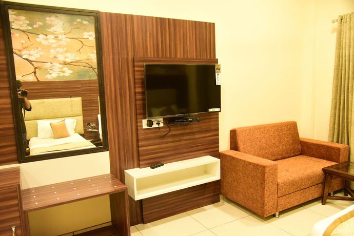 Imagen de la habitación del Hotel Karan Residency. Foto 4