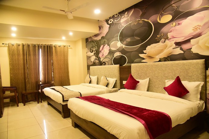 Imagen de la habitación del Hotel Karan Residency. Foto 7