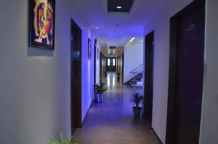 Imagen de los interiores del Hotel Karan Vilas, Agra. Foto 16