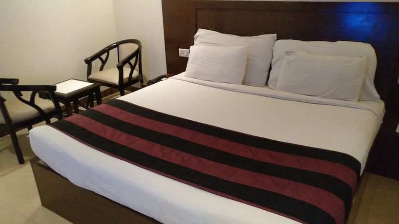 Imagen de la habitación del Hotel Karan Vilas, Agra. Foto 6