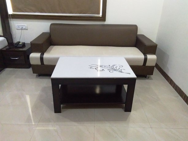 Imagen de la habitación del Hotel Karan Vilas, Agra. Foto 14