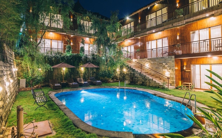 Imagen de la piscina del Hotel Karang Lila Bhuana. Foto 19