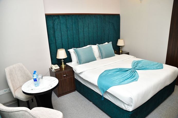 Imagen de la habitación del Hotel Karat Inn. Foto 2