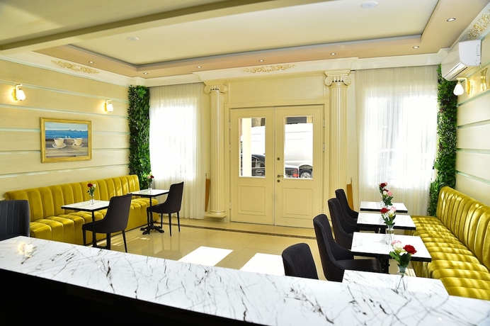 Imagen de los interiores del Hotel Karat Inn. Foto 12