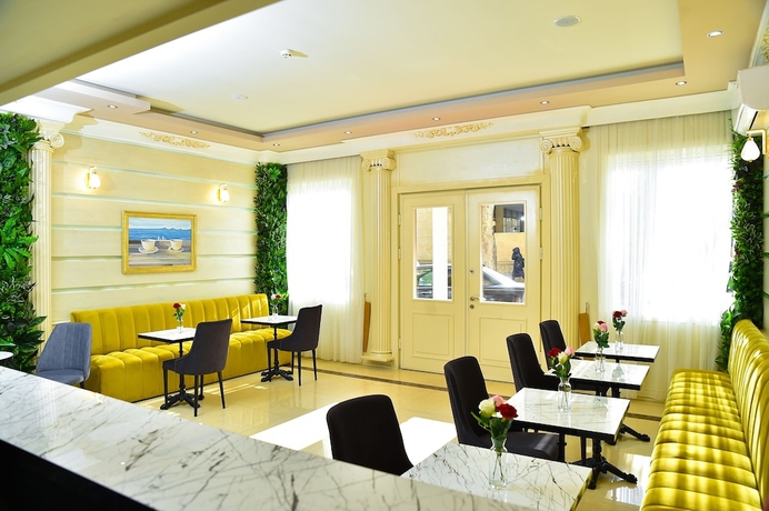 Imagen de los interiores del Hotel Karat Inn. Foto 13