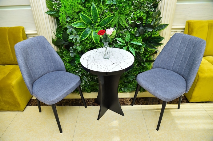 Imagen de los interiores del Hotel Karat Inn. Foto 14