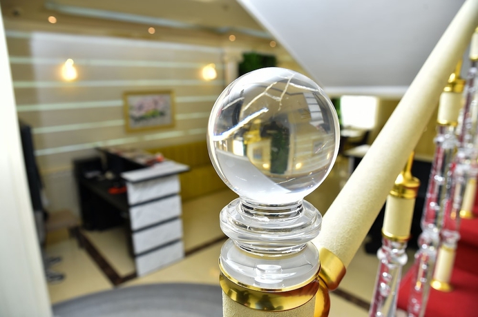 Imagen de los interiores del Hotel Karat Inn. Foto 16