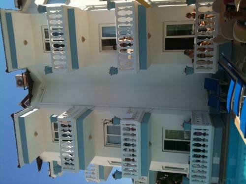Imagen de la habitación del Hotel Karatas. Foto 20