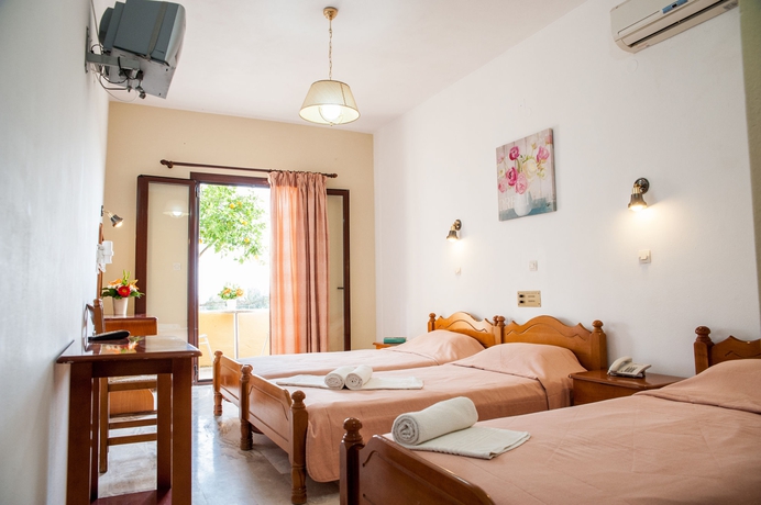 Imagen de la habitación del Hotel Karavados Beach. Foto 5