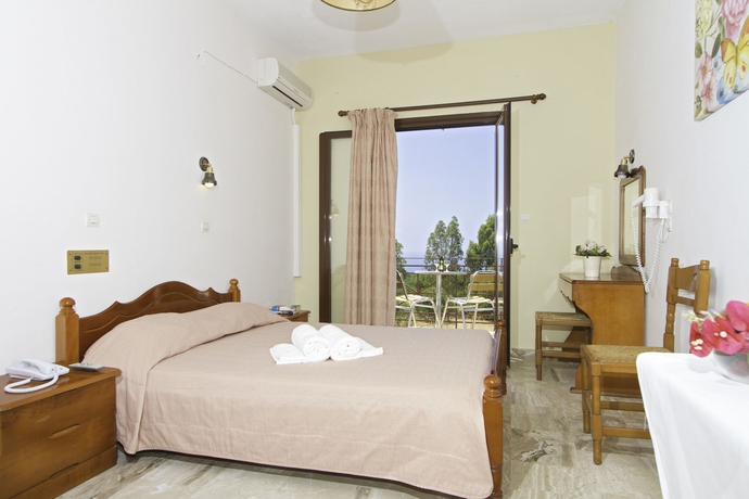 Imagen de la habitación del Hotel Karavados Beach. Foto 8