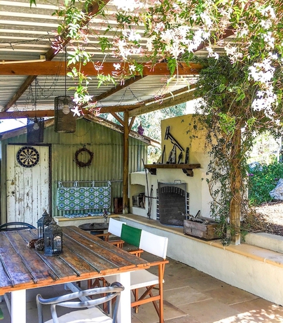 Imagen de los interiores del Hotel Karawatha Cottages Bandb. Foto 19