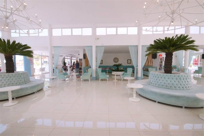 Imagen de los interiores del Hotel Karbel - All Inclusive. Foto 13