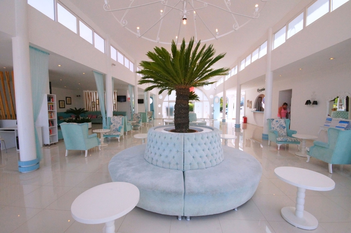 Imagen de los interiores del Hotel Karbel - All Inclusive. Foto 15