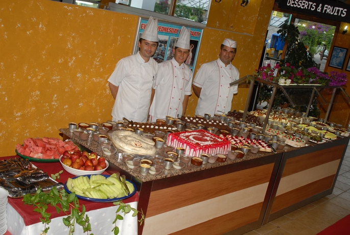 Imagen del bar/restaurante del Hotel Karbel - All Inclusive. Foto 4